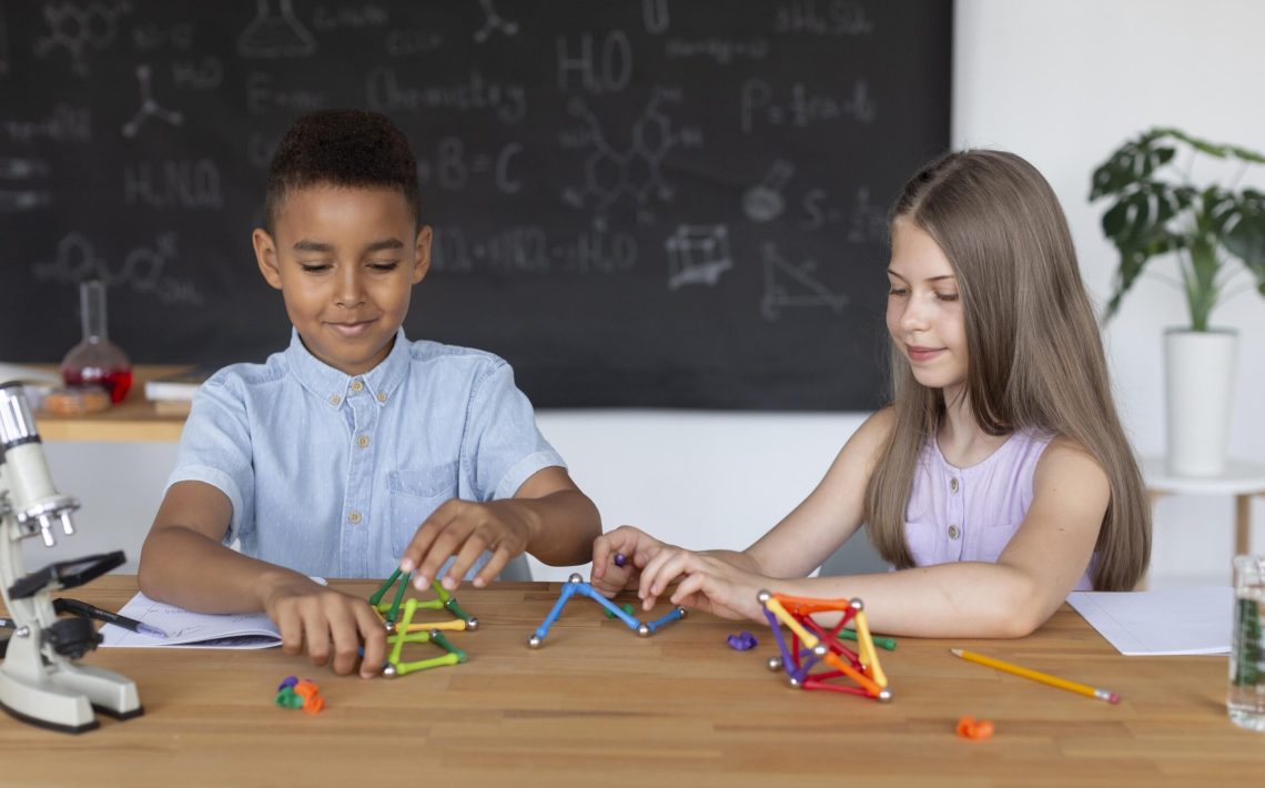 children-learning-more-about-chemistry-class (1)